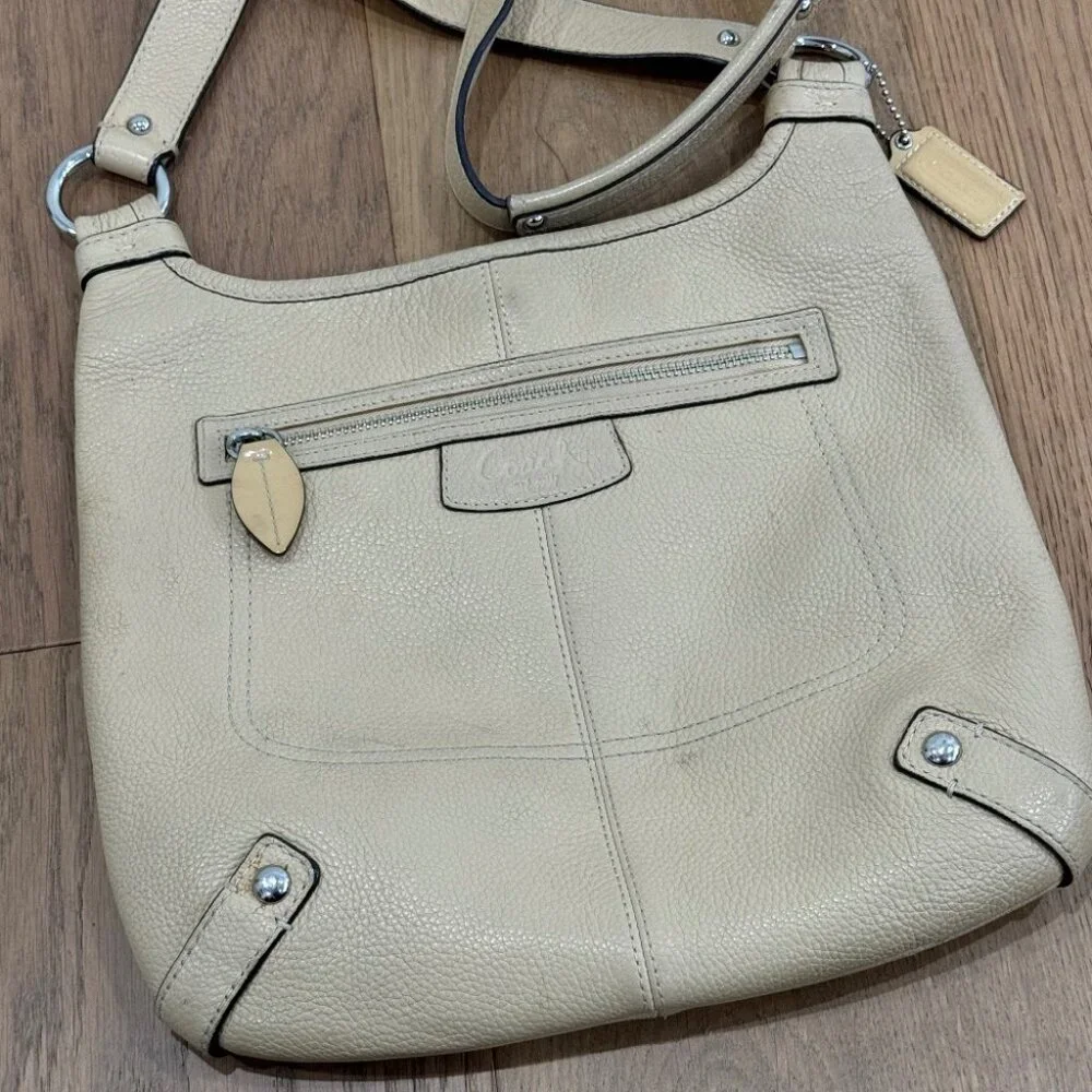GUC Coach F14679 Penelope‎ Hippie Leather Crossbody Bag - Cream - Picture 2 of 8